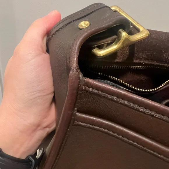 Vintage Coach Mahogany Stewardess - Picture 11 of 16